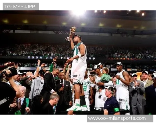 张佳玮解析马刺战术文班拿防守篮板后迅速推进全队快攻策略