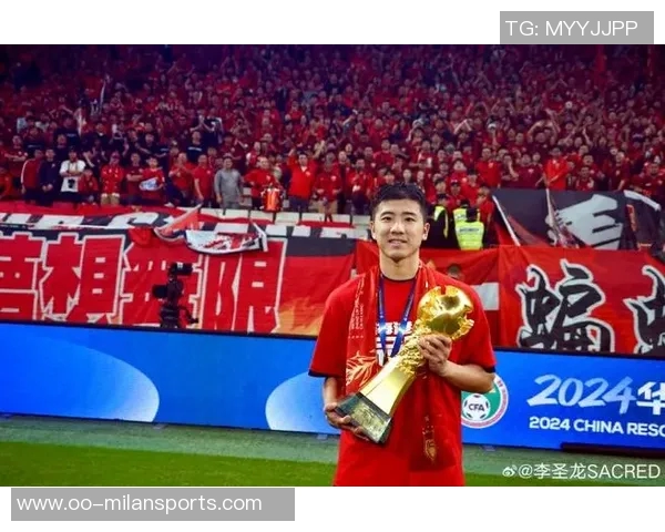 李圣龙选择留在海港B队踢球背后的原因与其他选择分析